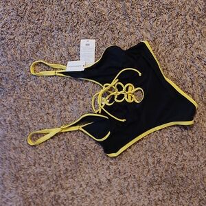Wicked weasel swimsuit size large color black and yellow